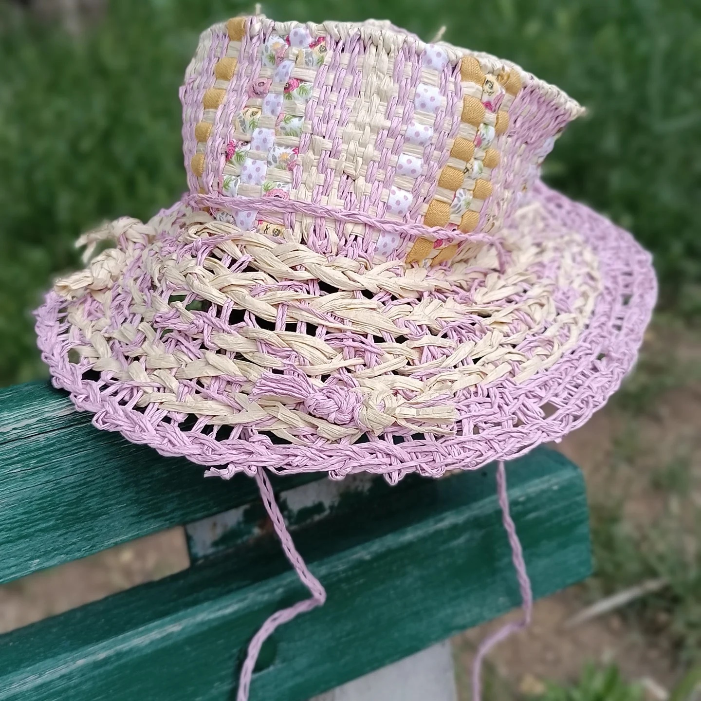 Woolkica — tkani roze šešir